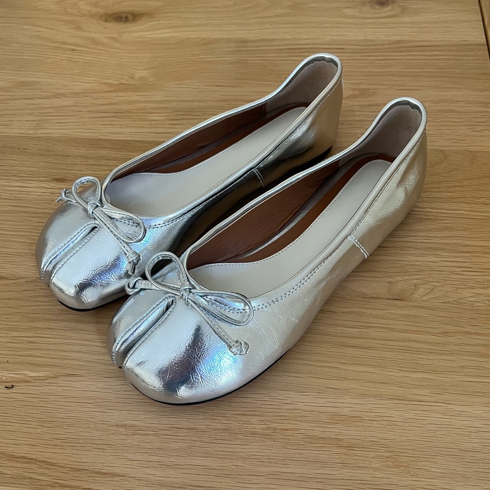 Silver Tabi Flats